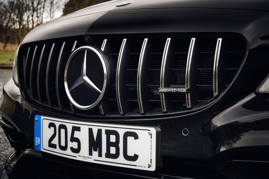 Детали экстерьера Mercedes-AMG C63 S Coupe (C205) 2018 года  (UK) (фото 34 из 40)